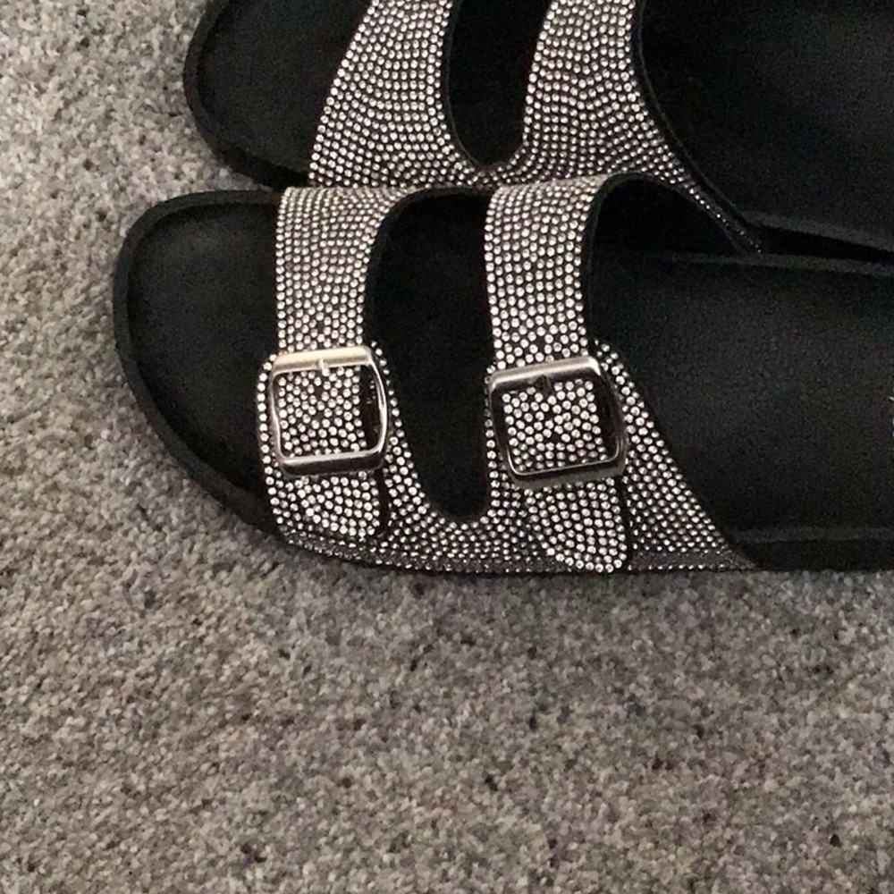 Sandals - Picture 2 of 3
